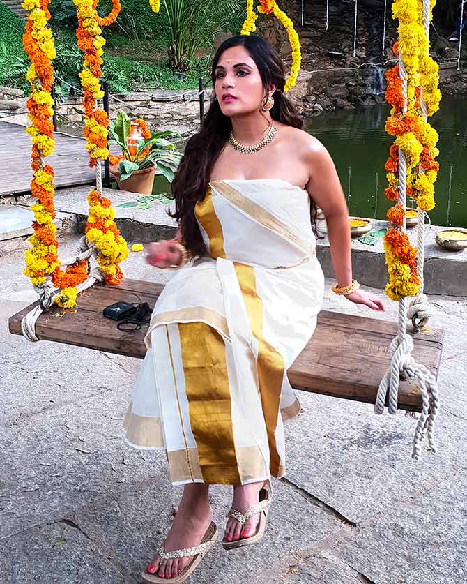 richa chadda feet 4