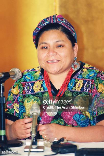 rigoberta menchu feet 6