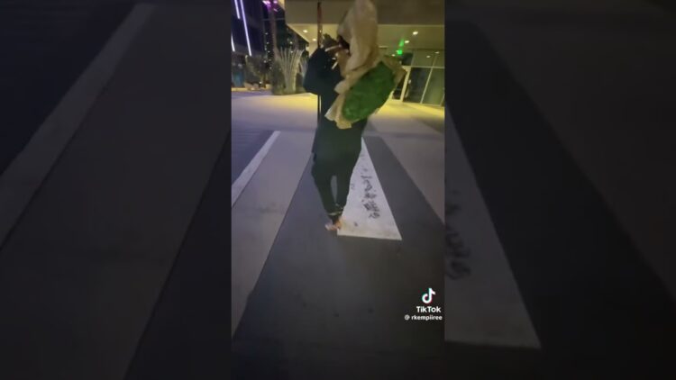 riiofficiiall feet 4