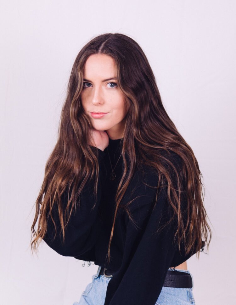 riley debardelaben feet 3