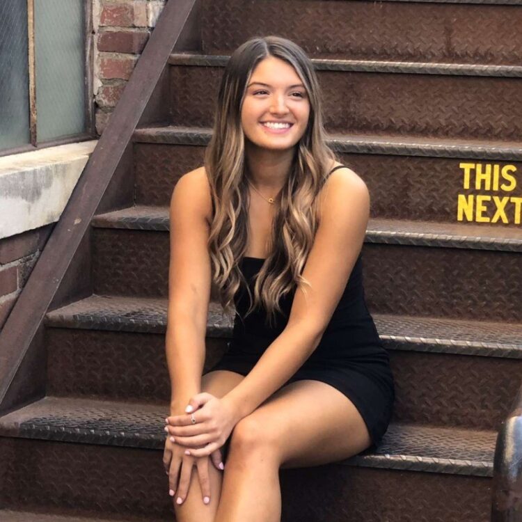 riley thompson feet 3