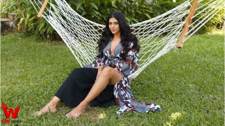 rina charaniya feet 3