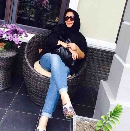 rini yulianti feet 1