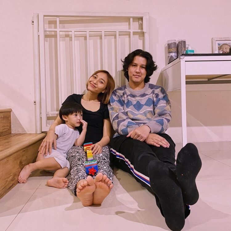 rinni wulandari feet 2