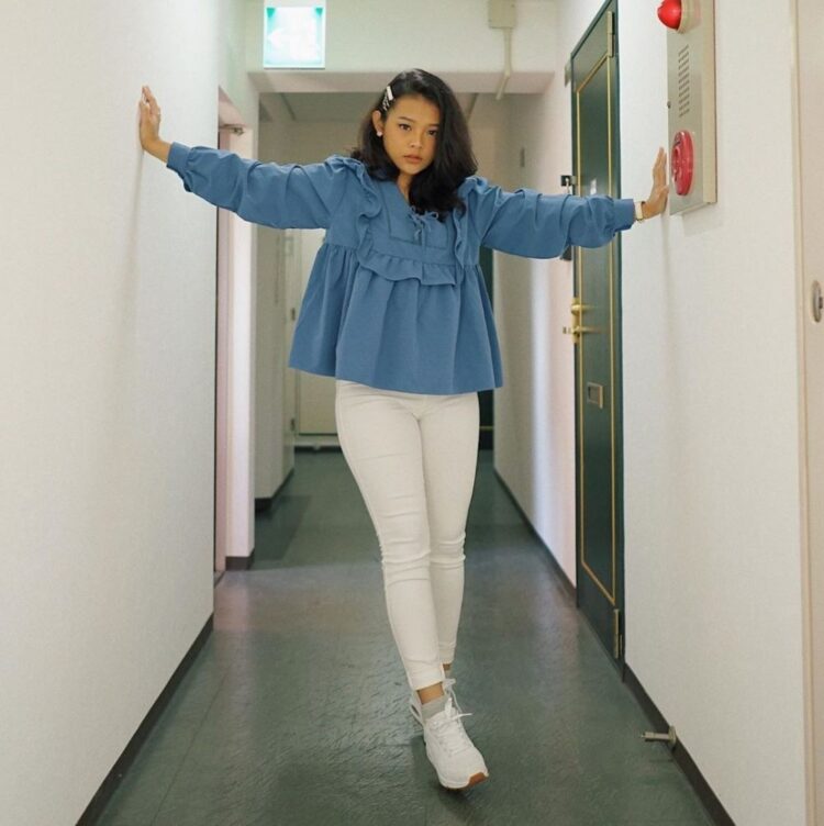 ririe prameswari feet 4