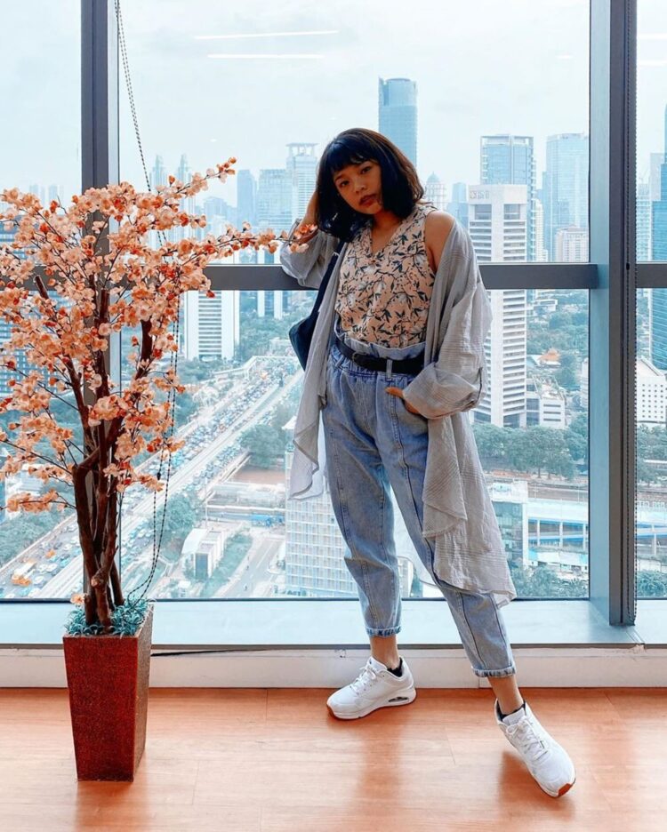 ririe prameswari feet 5