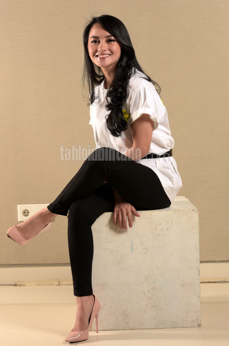 ririn ekawati feet 5