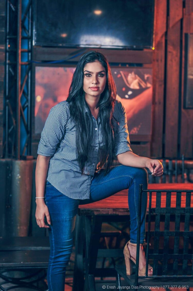 rithu akarsha feet 6