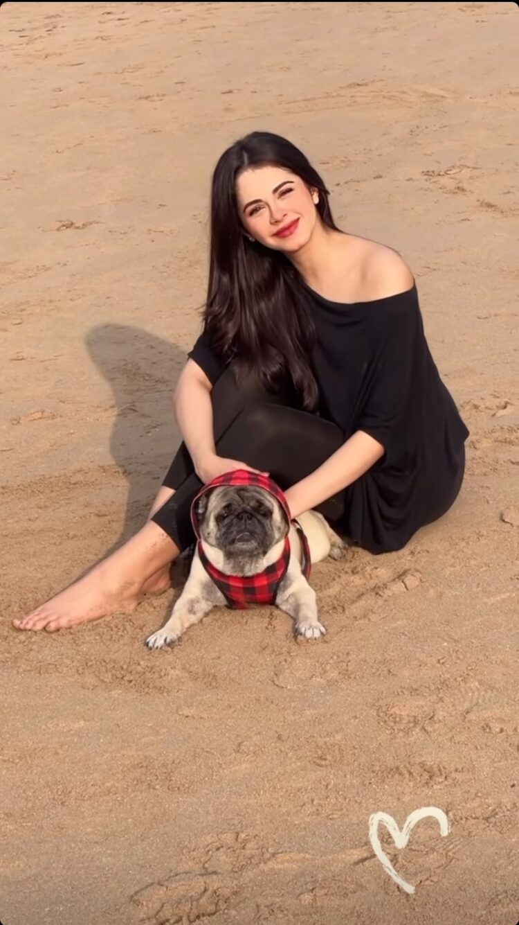 ritika badiani feet 1