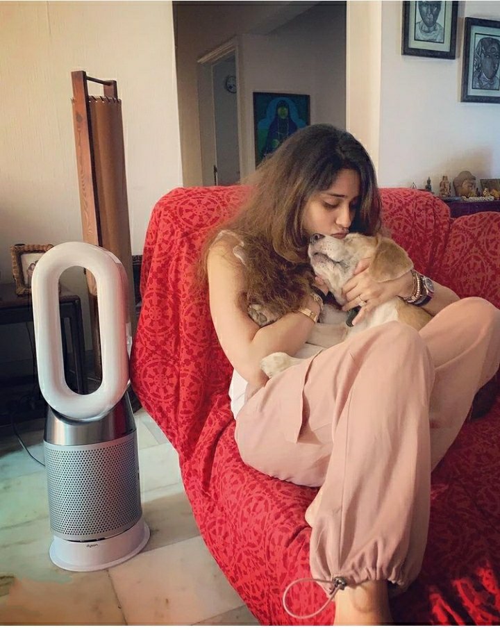 ritika sajdeh feet 5