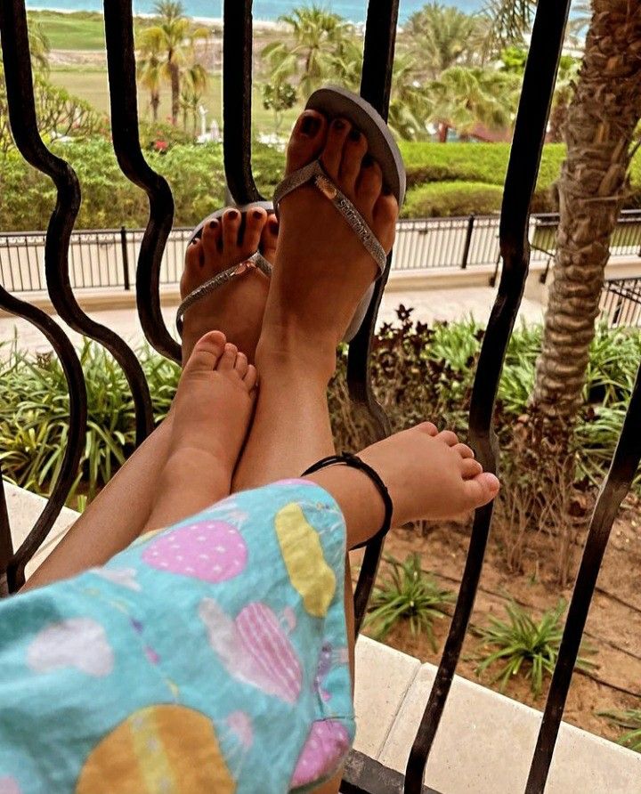 ritika sajdeh feet