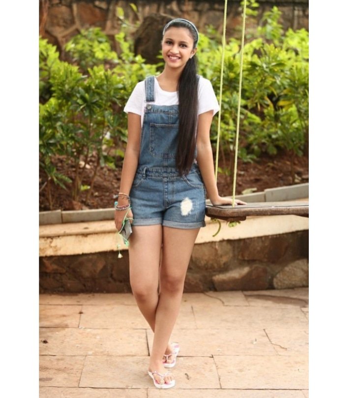 ritika shrotri feet 4