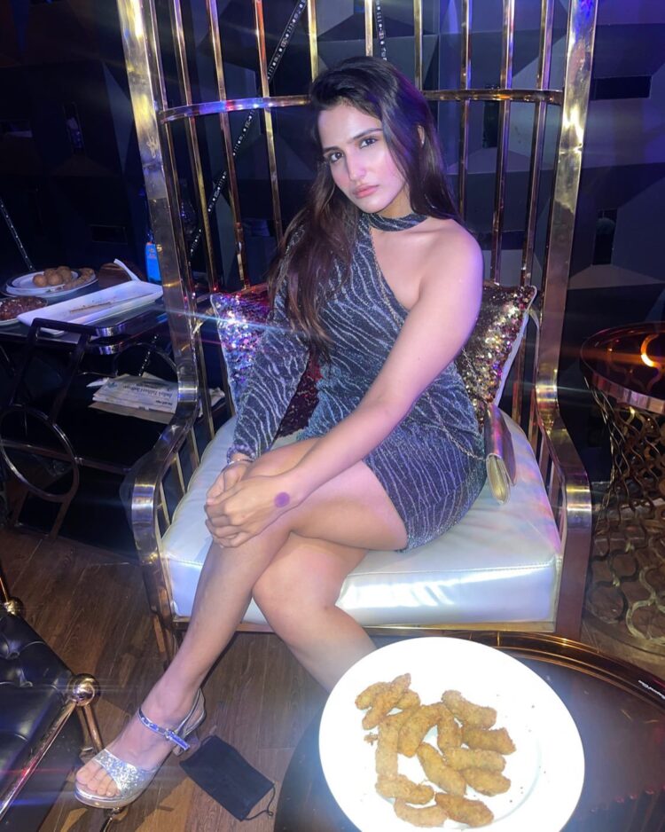 riya kishanchandani feet 6