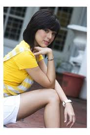 rizna nyctagina feet 3