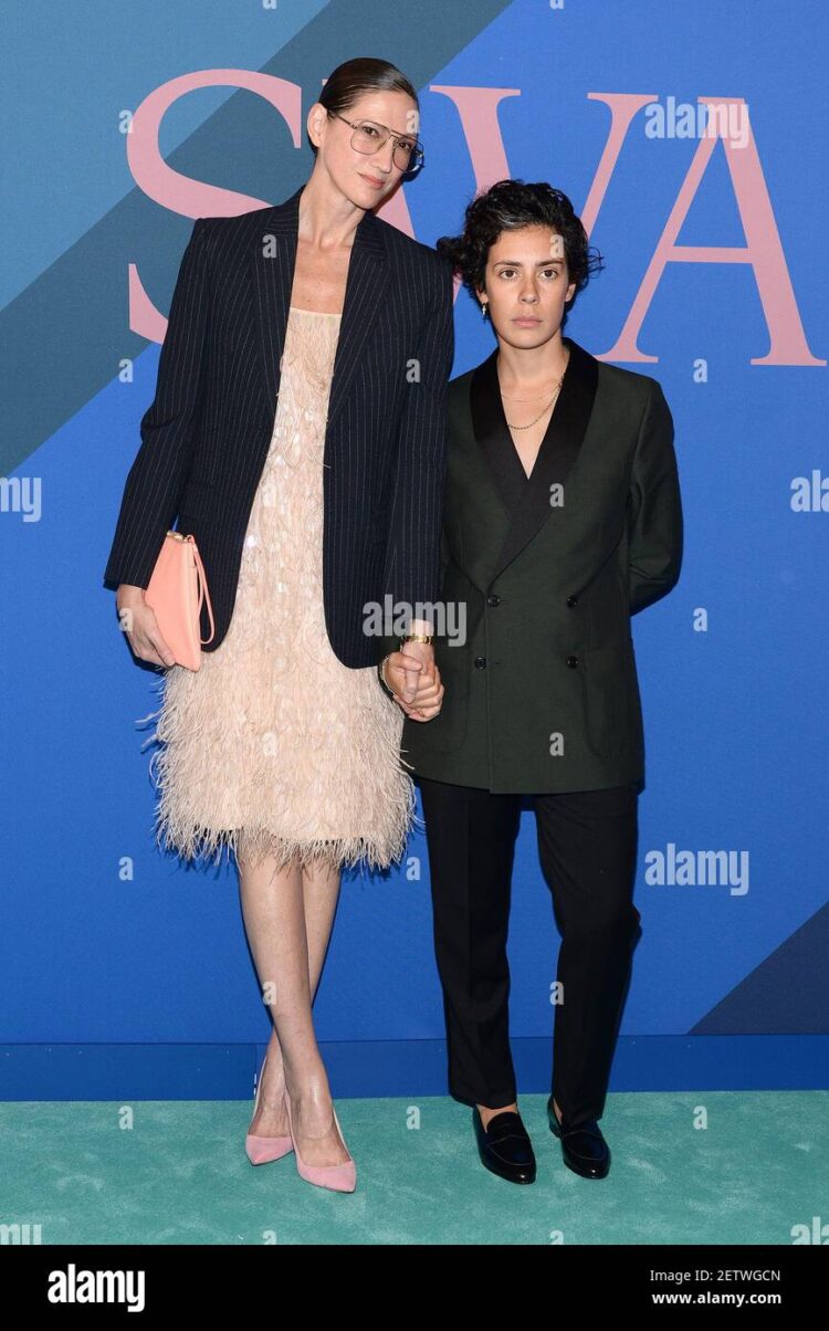 roberta colindrez feet 2