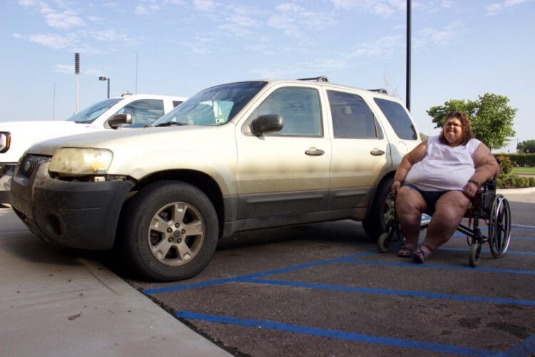 robin mckinley feet 3