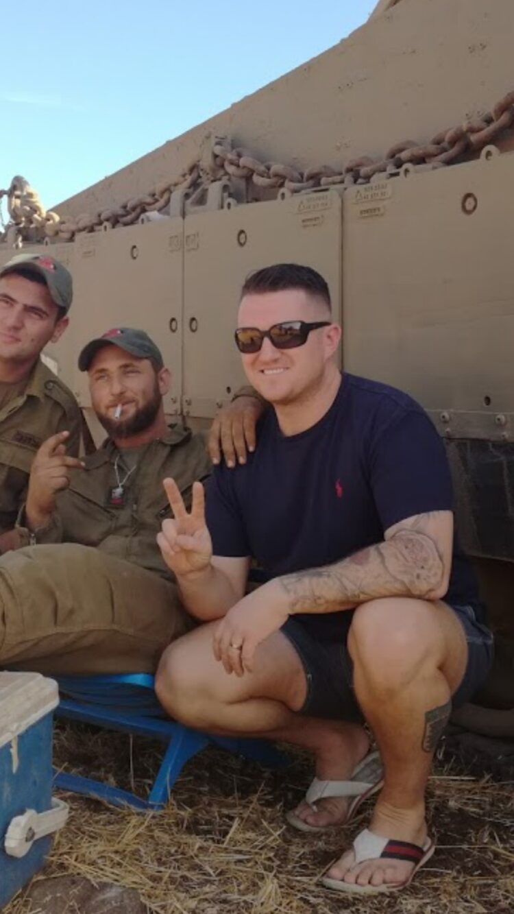 robin robinson feet 3