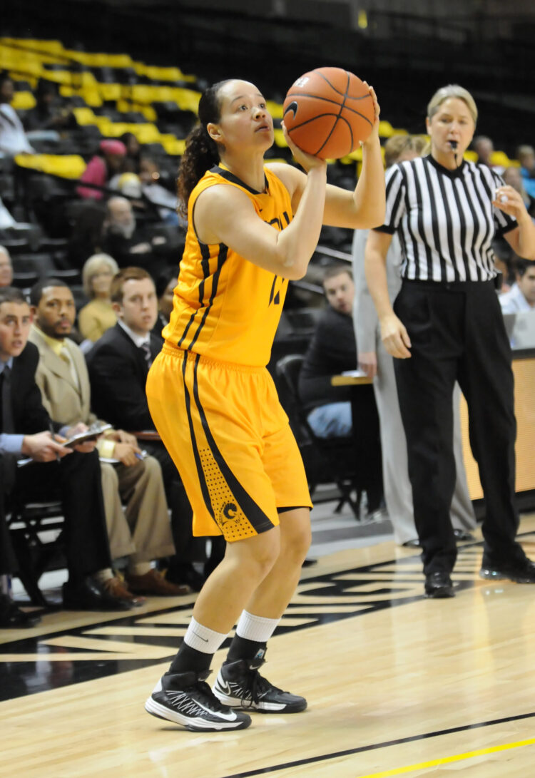 robyn hobson feet 1 scaled