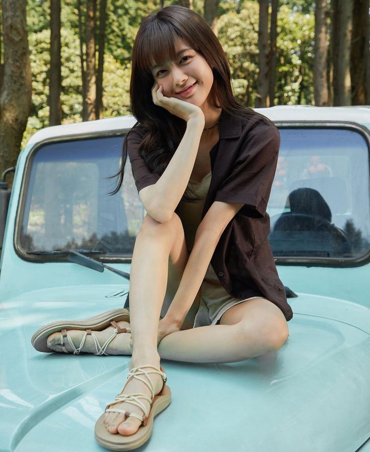 roh jeong eui feet 4