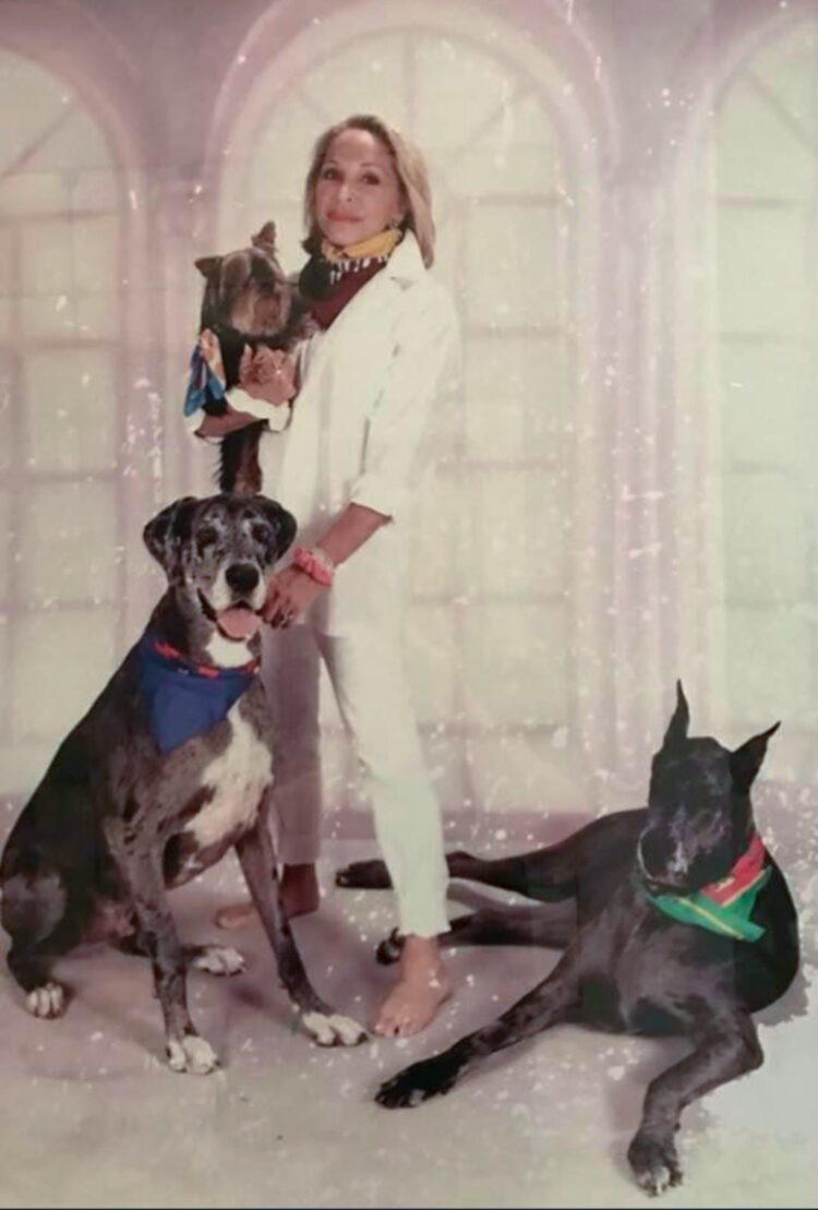 rommy hunt revson feet 1