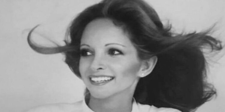 rommy hunt revson feet 2