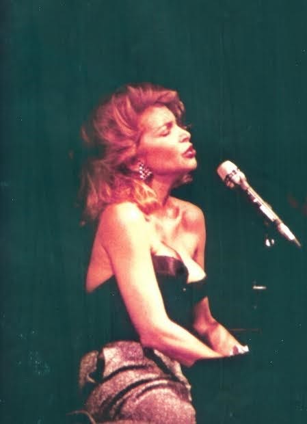 rommy hunt revson feet 3