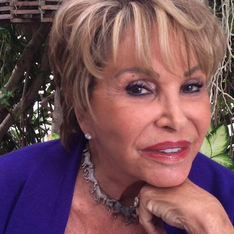 rommy hunt revson feet 4