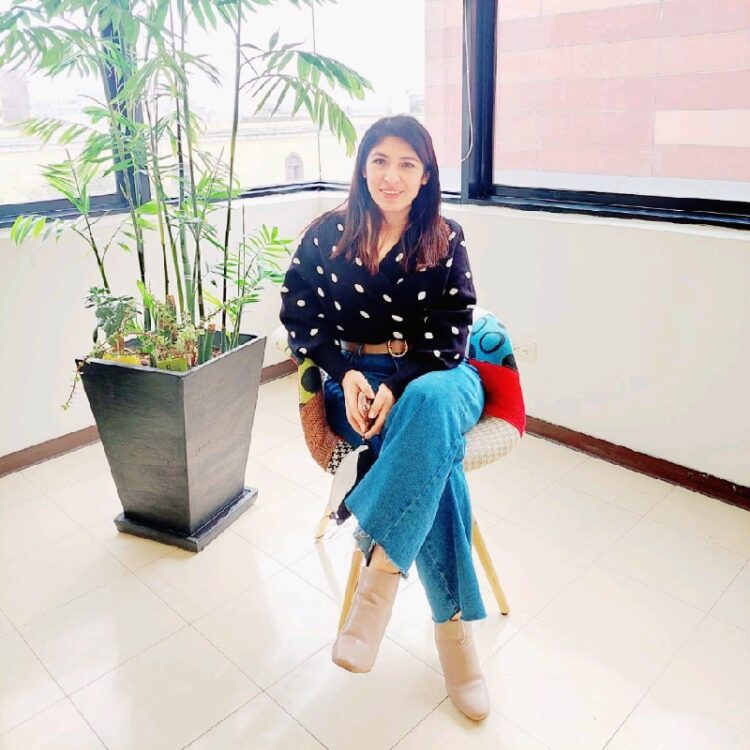 rosa veronica feet 6