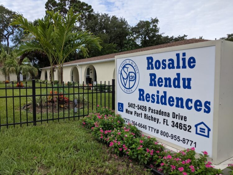 rosalie rendu feet 6