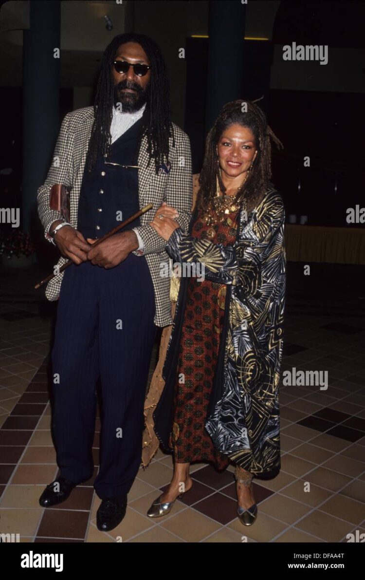 rosalind cash feet 5