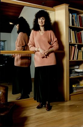 rosalind plowright feet