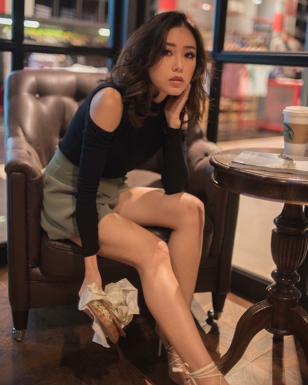 rosalindynata gunawan feet 1