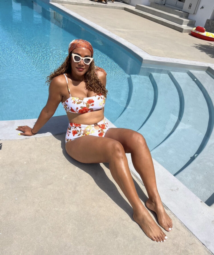 rosalyn gold onwude feet 2