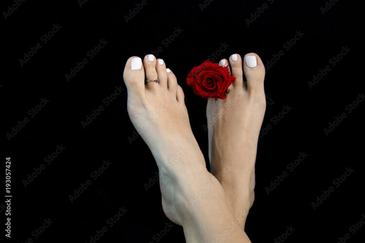 rose costa feet 4
