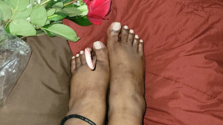 rose kemp feet 2