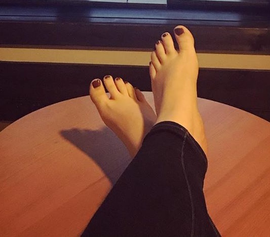 rose van rijn feet