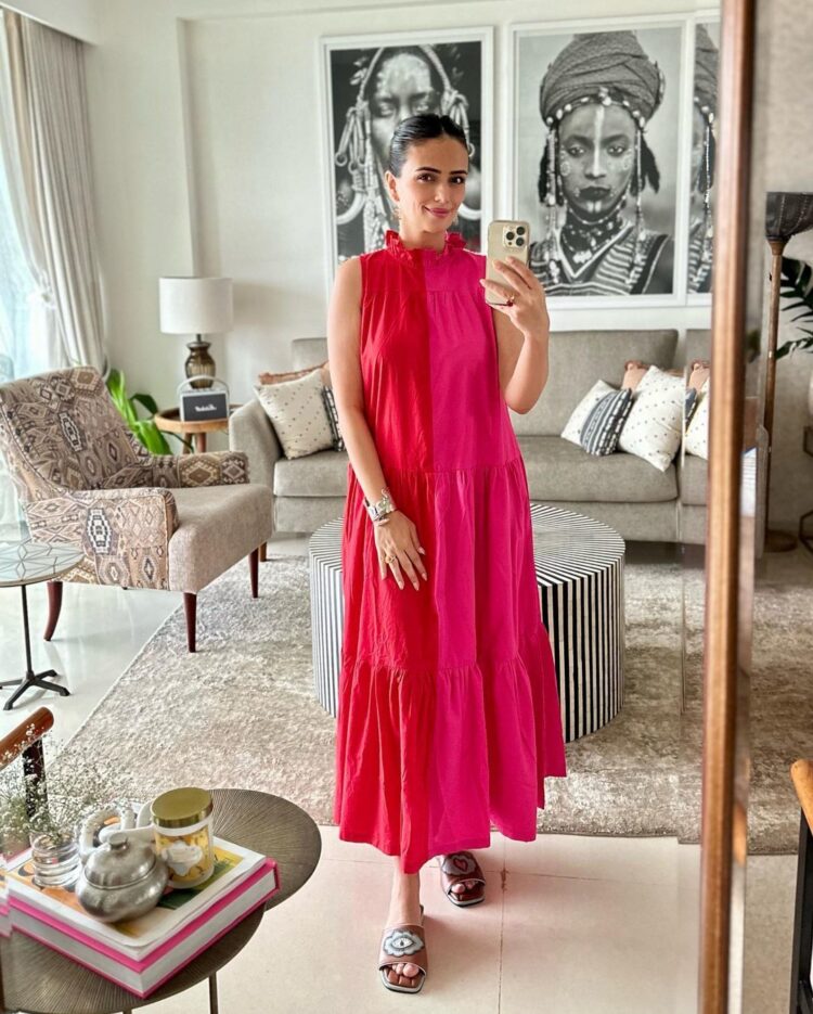 roshni chopra feet 4