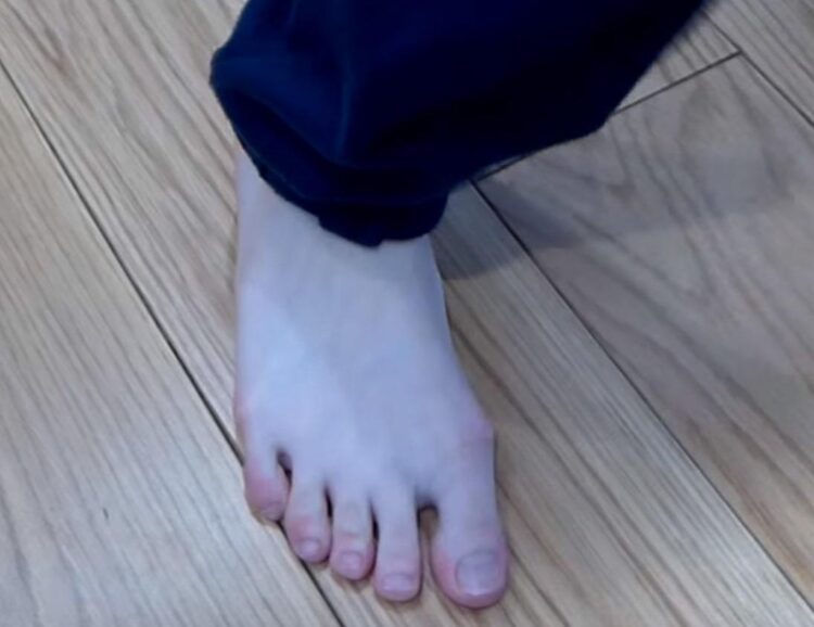 rosie caddick feet 1