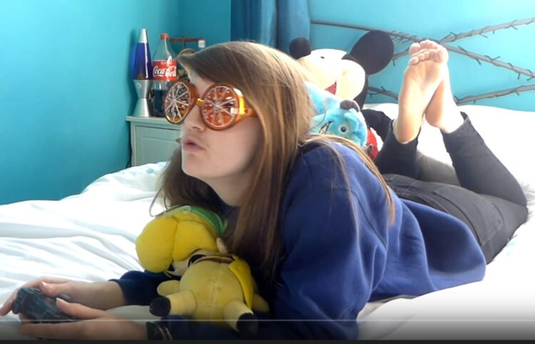 rosie caddick feet 4