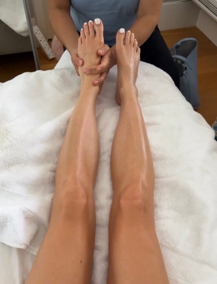 rosie fortescue feet 3