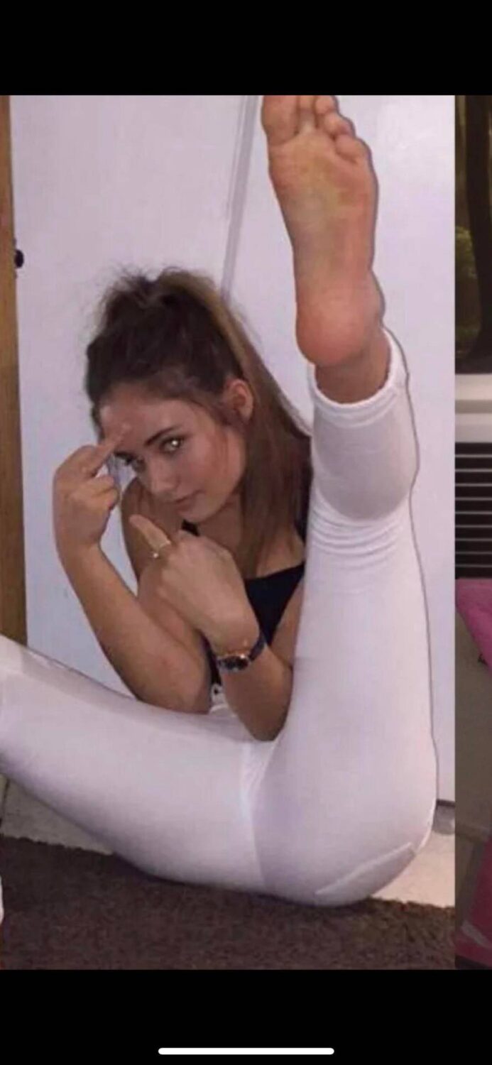 rosie lewis feet