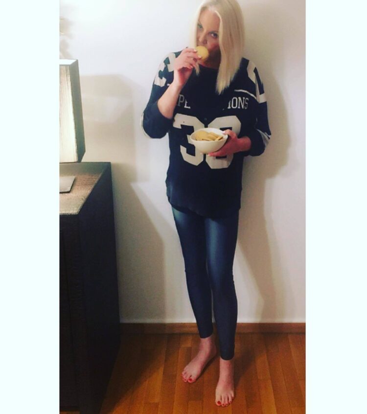 roula koromila feet 1