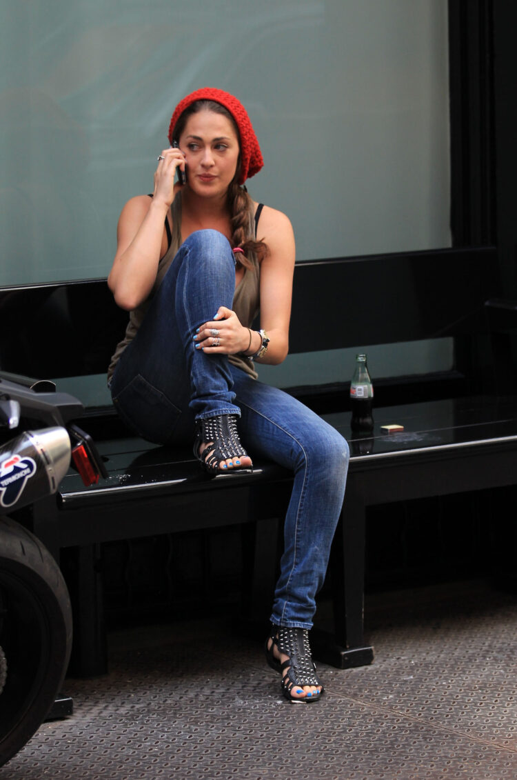 roxy olin feet 1 scaled