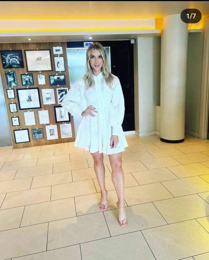 roxy winstanley feet 6