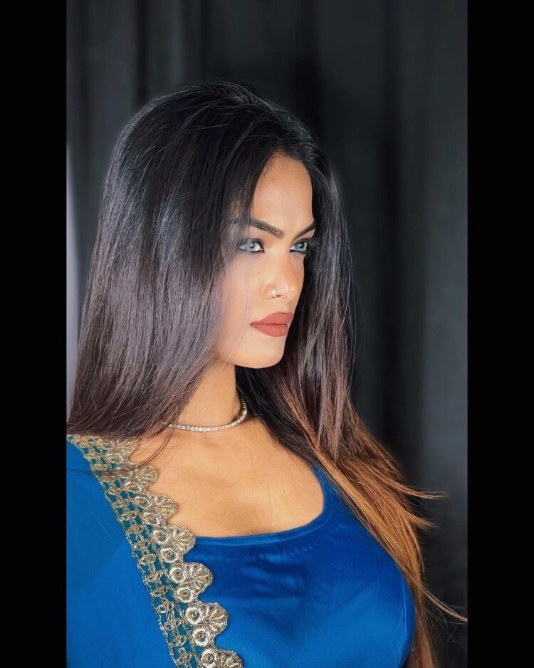 rukaiya firoz khan feet 6