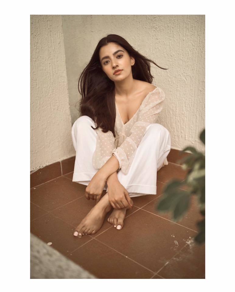 rukshar dhillon feet