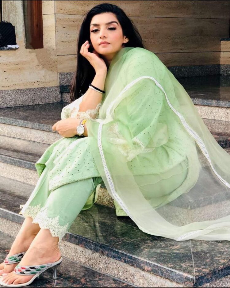 rupinder handa feet 5