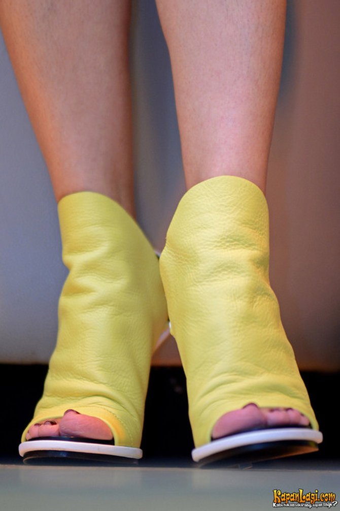 ruth sahanaya feet 2