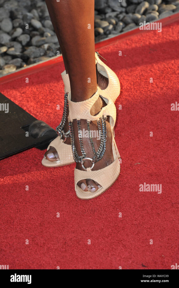 rutina wesley feet 2