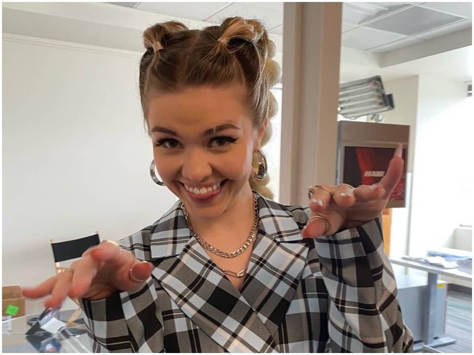 ryleigh modig feet 5